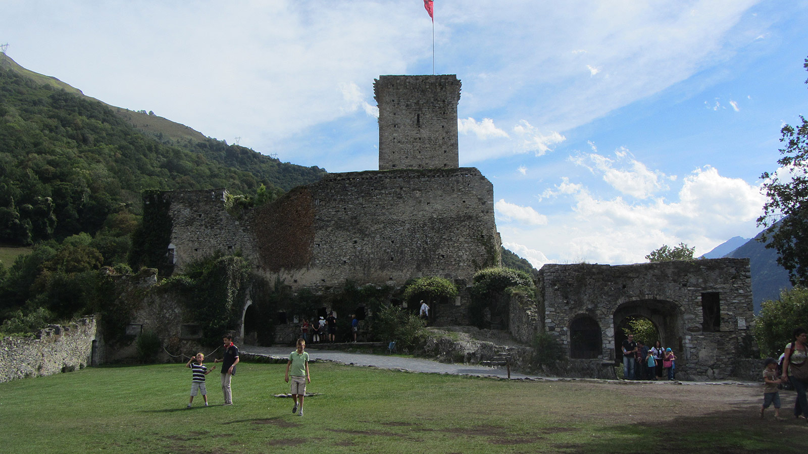 Donjon des Aigles, Beaucens